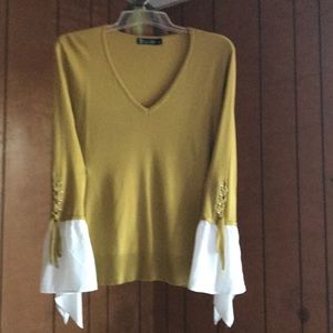 V neck light weight sweater